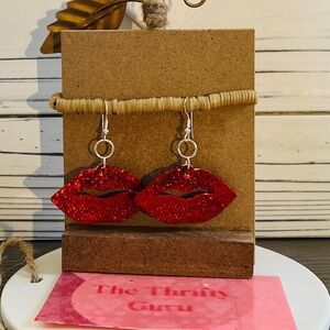 Glitter Lips Magic: Valentine's Day Sparkle! 💋✨